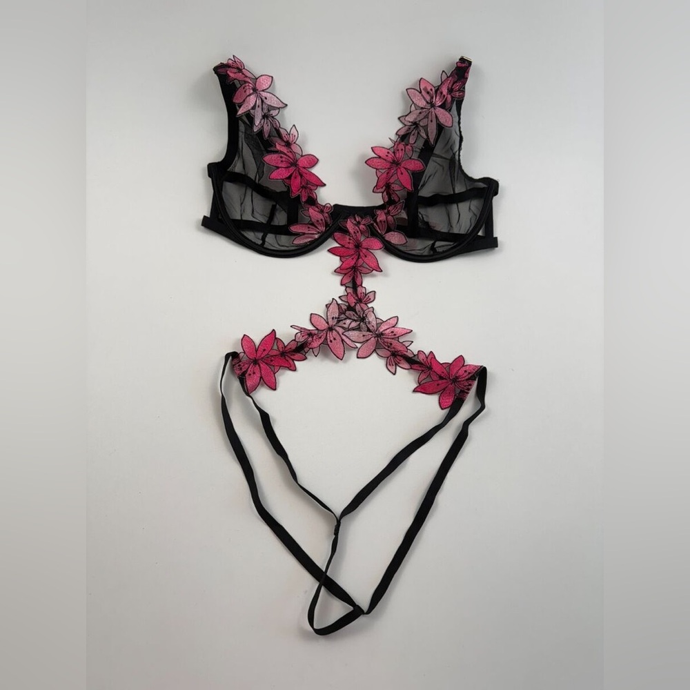 ZIGGY GLAM FLORAL EMBROIDERY UNLINED CUTOUT TEDDY